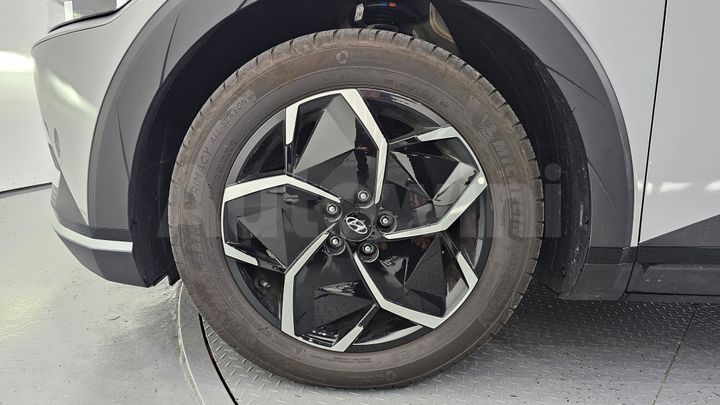 Hyundai Ioniq5 2024 — 5
