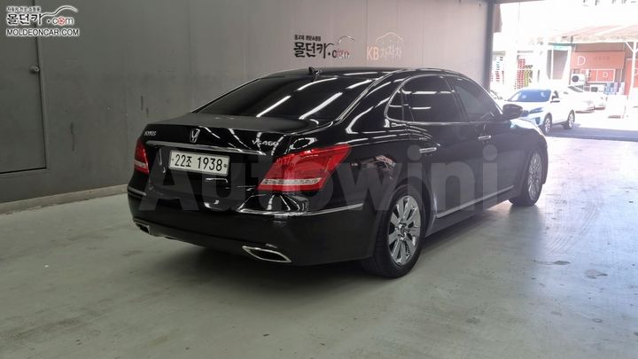 Hyundai Equus 2010 — 2