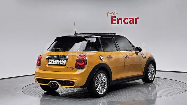 Mini Cooper 2015 — 2