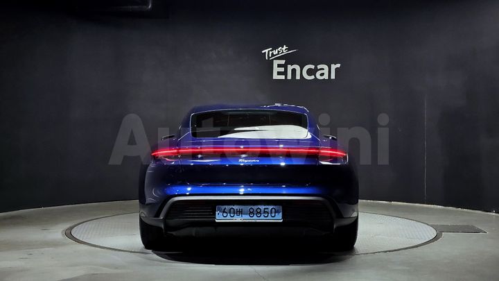 Porsche Taycan 2022 — 4