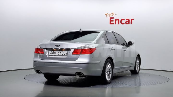 Hyundai Genesis 2008 — 2