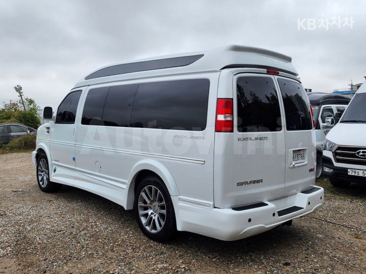 GMC Savana