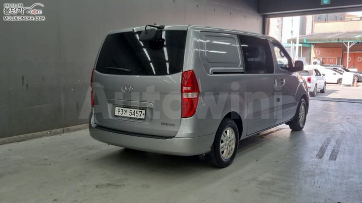 Hyundai Starex 2017 — 2