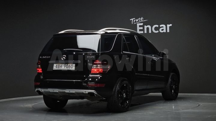 Mercedes Benz M Class 2009 — 2