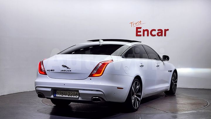 Jaguar XJ 2019 — 2