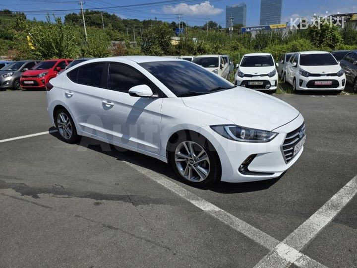Hyundai Avante 2017 — 2