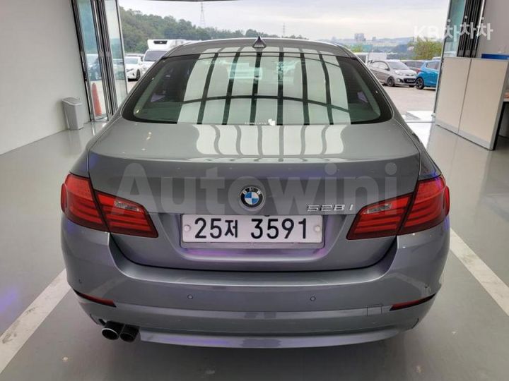 BMW 5 Series 2012 — 3