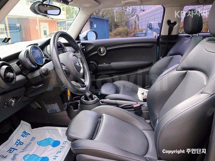 Mini Cooper 2015 — 5