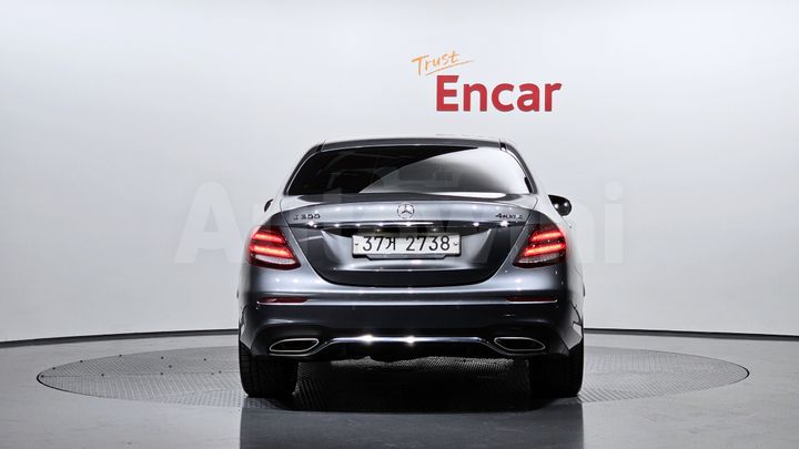 Mercedes Benz E Class 2018 — 4