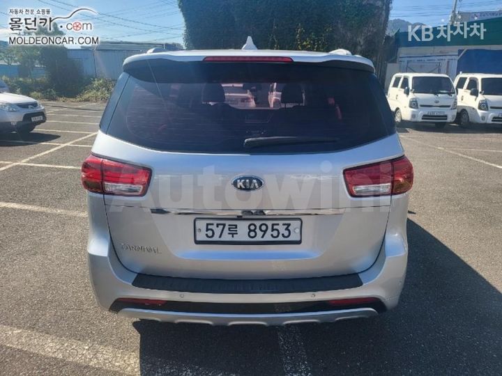 Kia Carnival 2015 — 3
