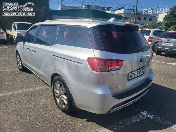 Kia Carnival 2015 — 4