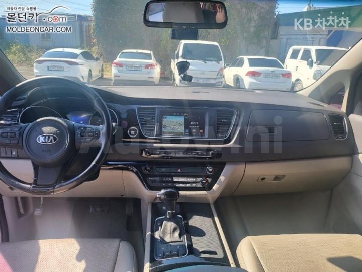 Kia Carnival 2015 — 5