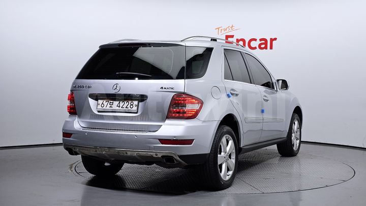 Mercedes Benz M Class 2009 — 2