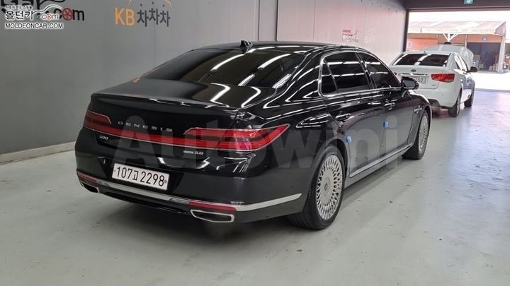 Genesis G90 2019 — 2
