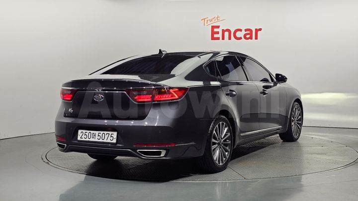 Kia K7 2017 — 2