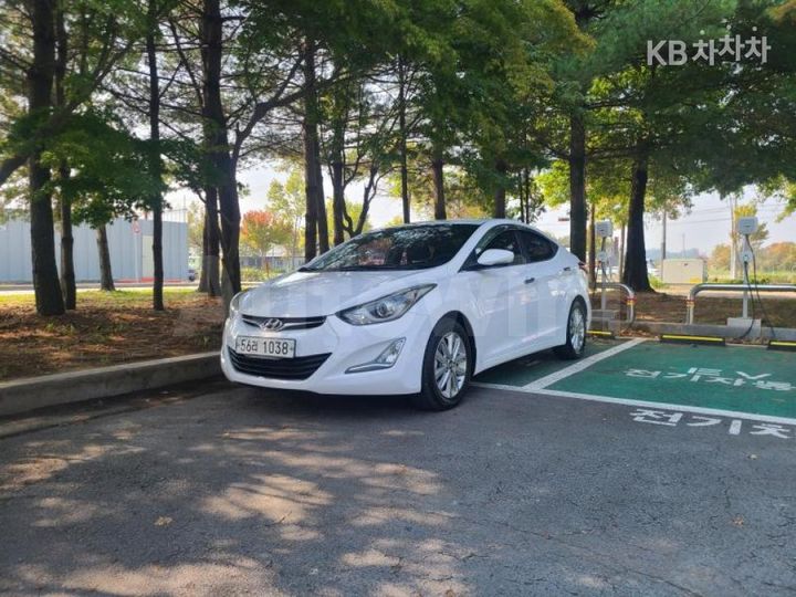 Hyundai Avante 2015 — 2