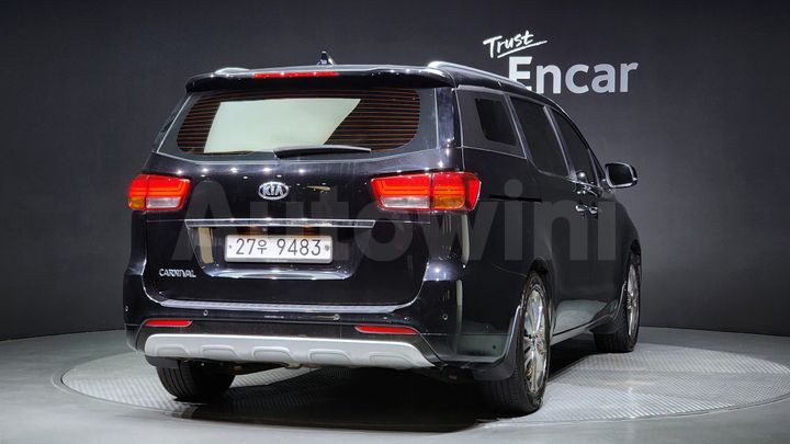 Kia Carnival 2015 — 2