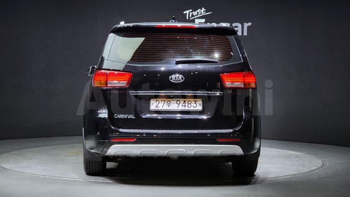 Kia Carnival 2015 — 4