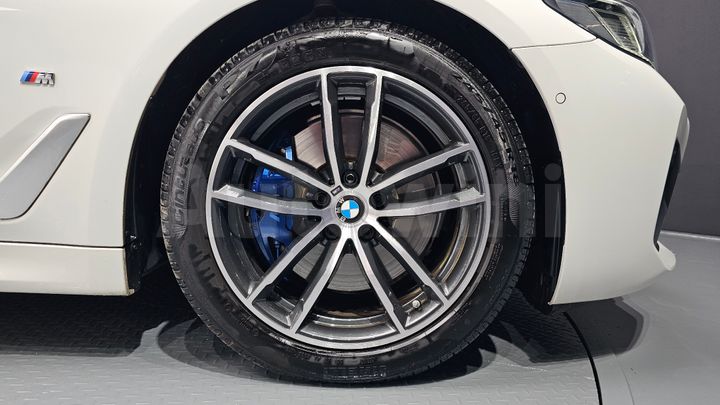 BMW 5 Series 2023 — 5
