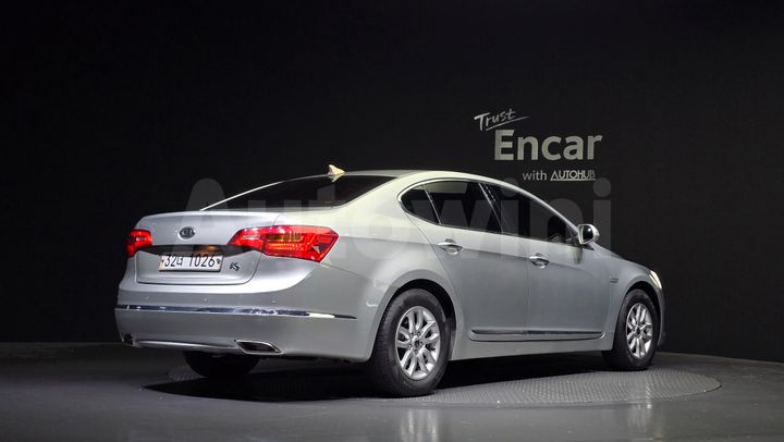 Kia K7 2011 — 2