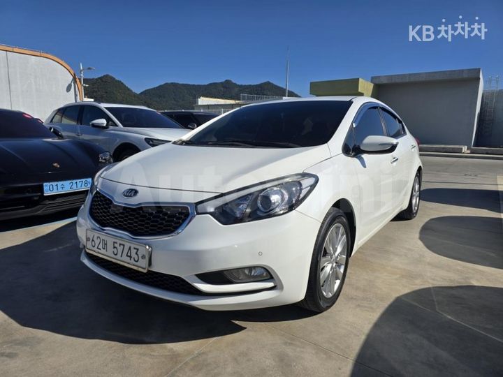 Kia K3 2015 — 2