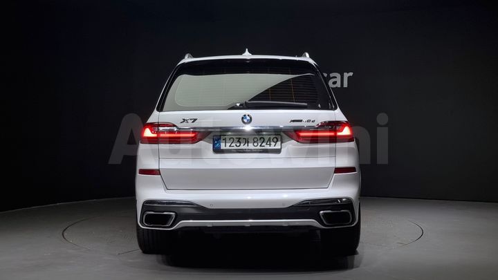 BMW X7 2021 — 4