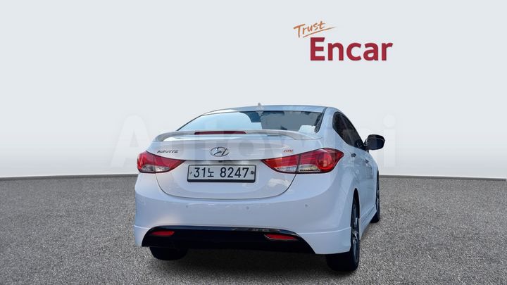 Hyundai Avante 2014 — 4