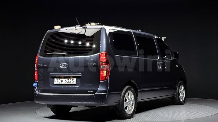 Hyundai Starex 2018 — 2
