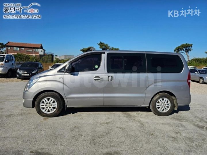 Hyundai Starex 2017 — 2