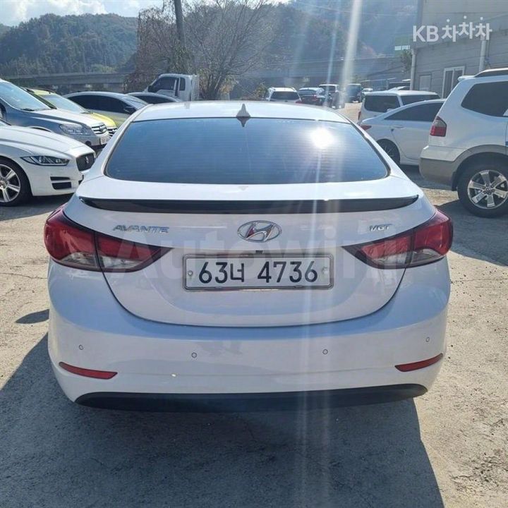 Hyundai Avante 2014 — 4