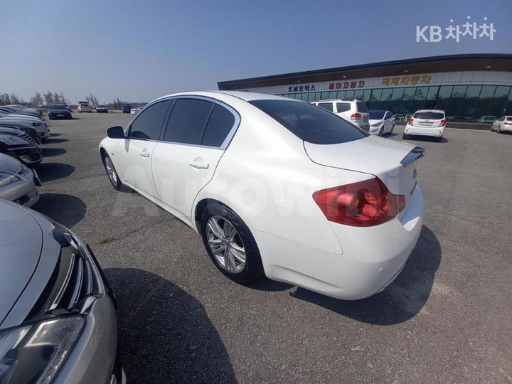 Infiniti G