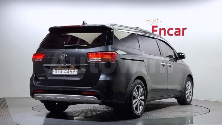 Kia Carnival 2018 — 2