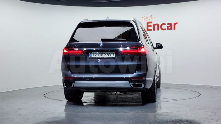 BMW X7 2021 — 4