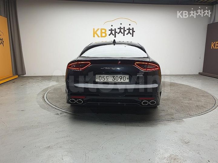 Kia Stinger 2018 — 2