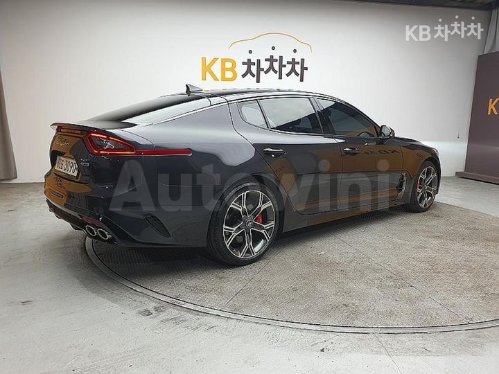 Kia Stinger 2018 — 5