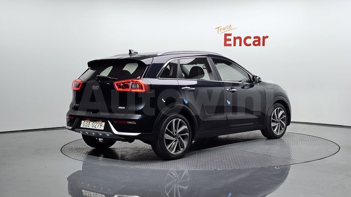 Kia Niro 2017 — 2