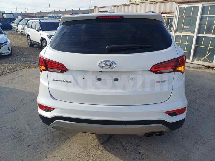 Hyundai SantaFe 2016 — 4