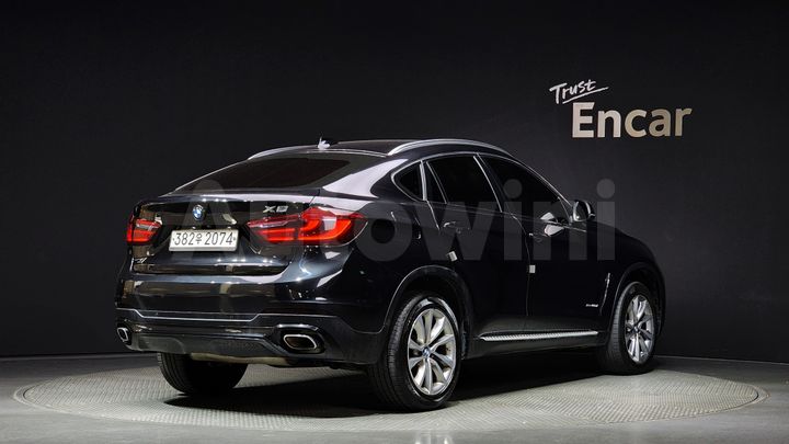 BMW X6 2017 — 2
