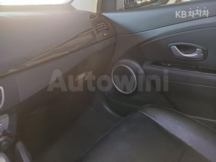 Renault SM3 2015 — 4