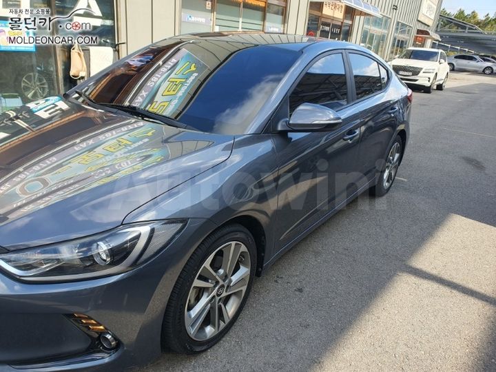 Hyundai Avante 2017 — 2