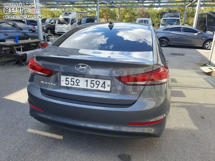Hyundai Avante 2017 — 4