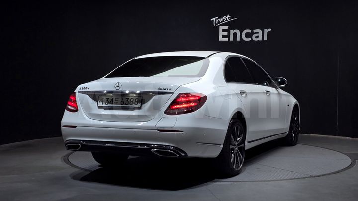 Mercedes Benz E Class 2020 — 2