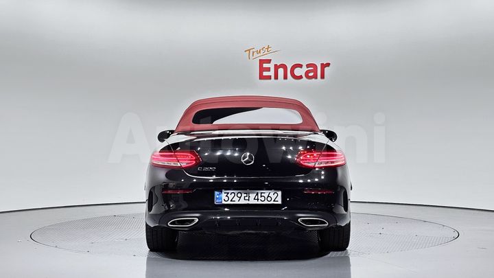 Mercedes Benz C Class 2018 — 4