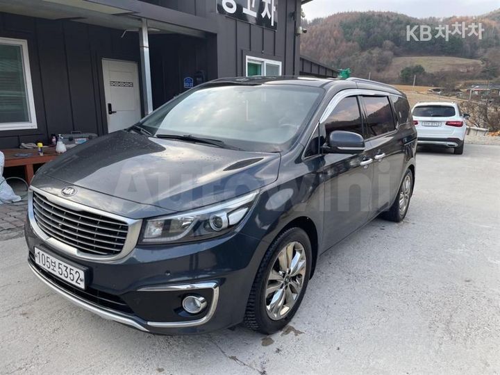 Kia Carnival 2015 — 2