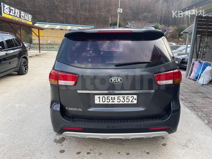 Kia Carnival 2015 — 4