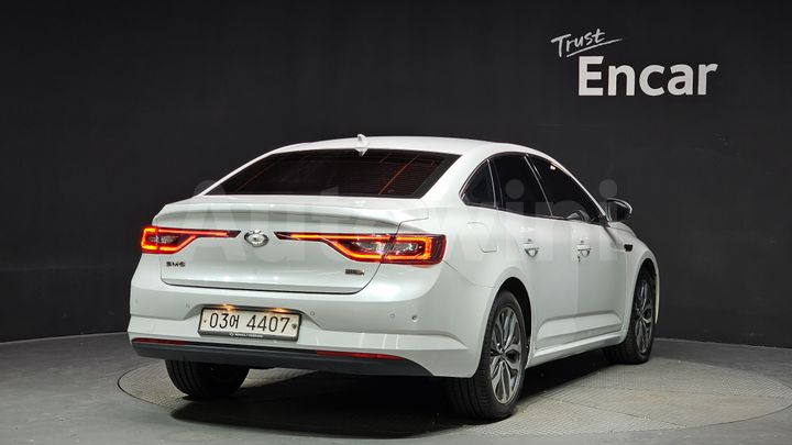 Renault SM6