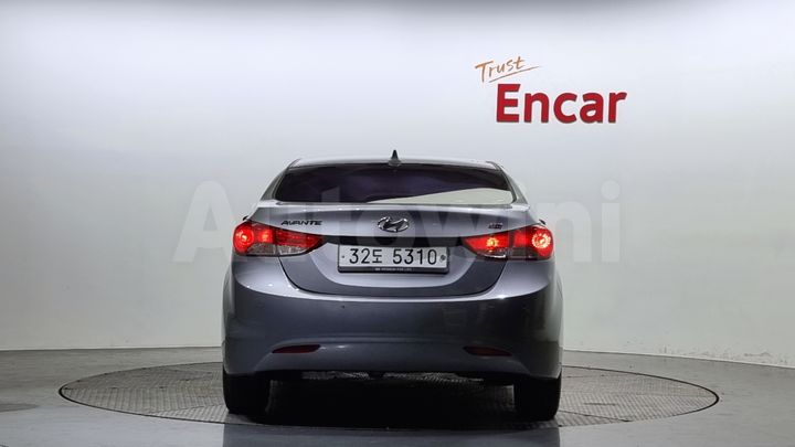 Hyundai Avante 2013 — 4
