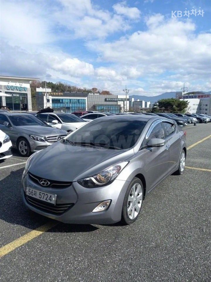 Hyundai Avante 2012 — 3
