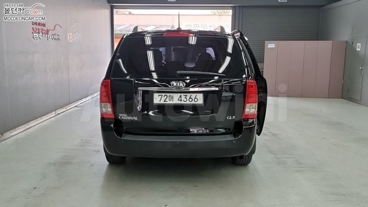 Kia Carnival 2013 — 4