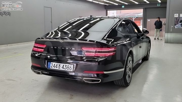 Genesis G80 2021 — 2